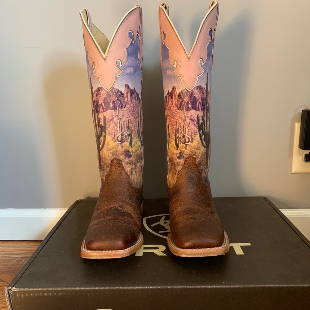 Women’s Ariat boots. Brand New!